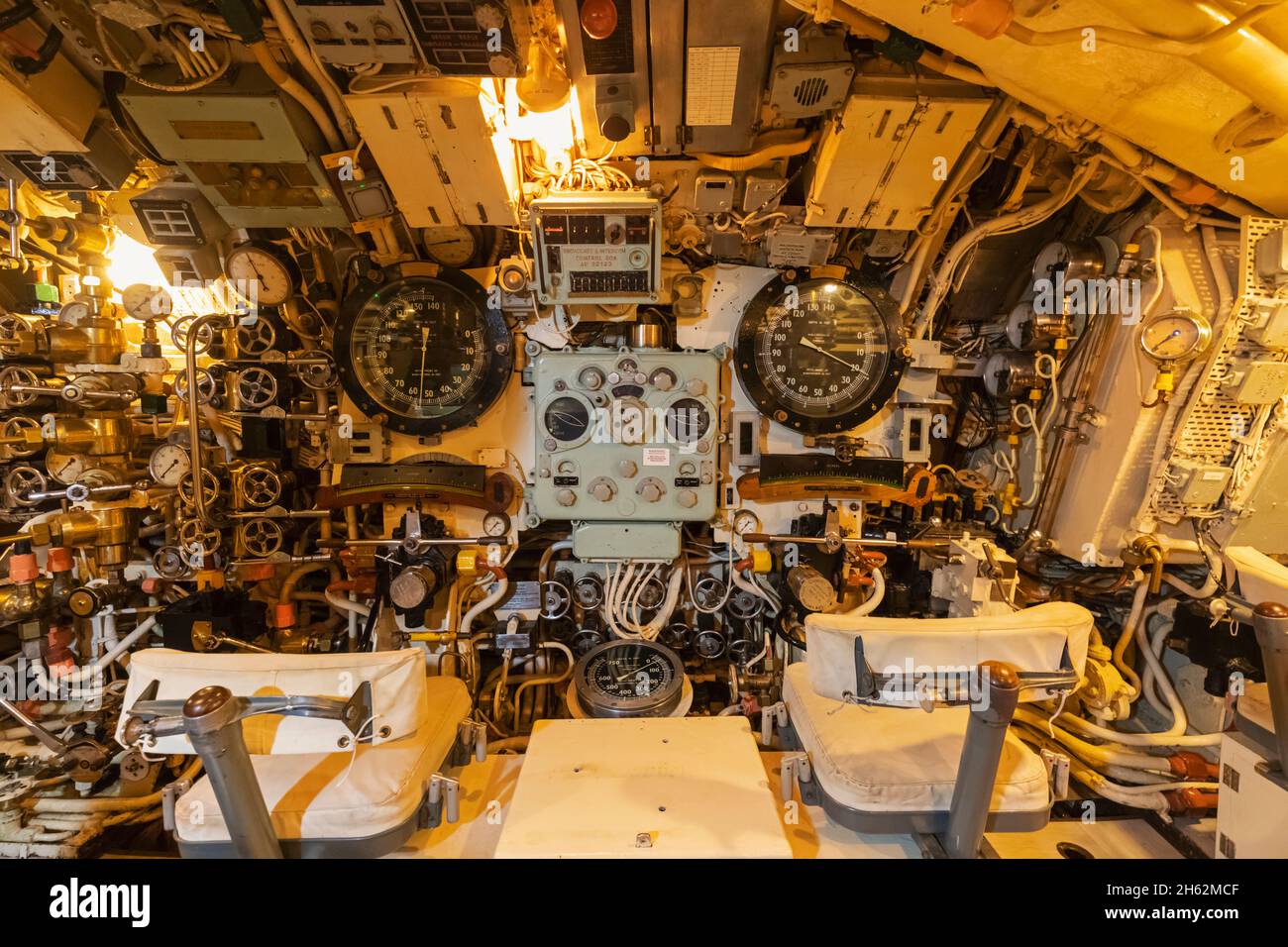 england,hampshire,portsmouth,gosport,portsmouth historic dockyard