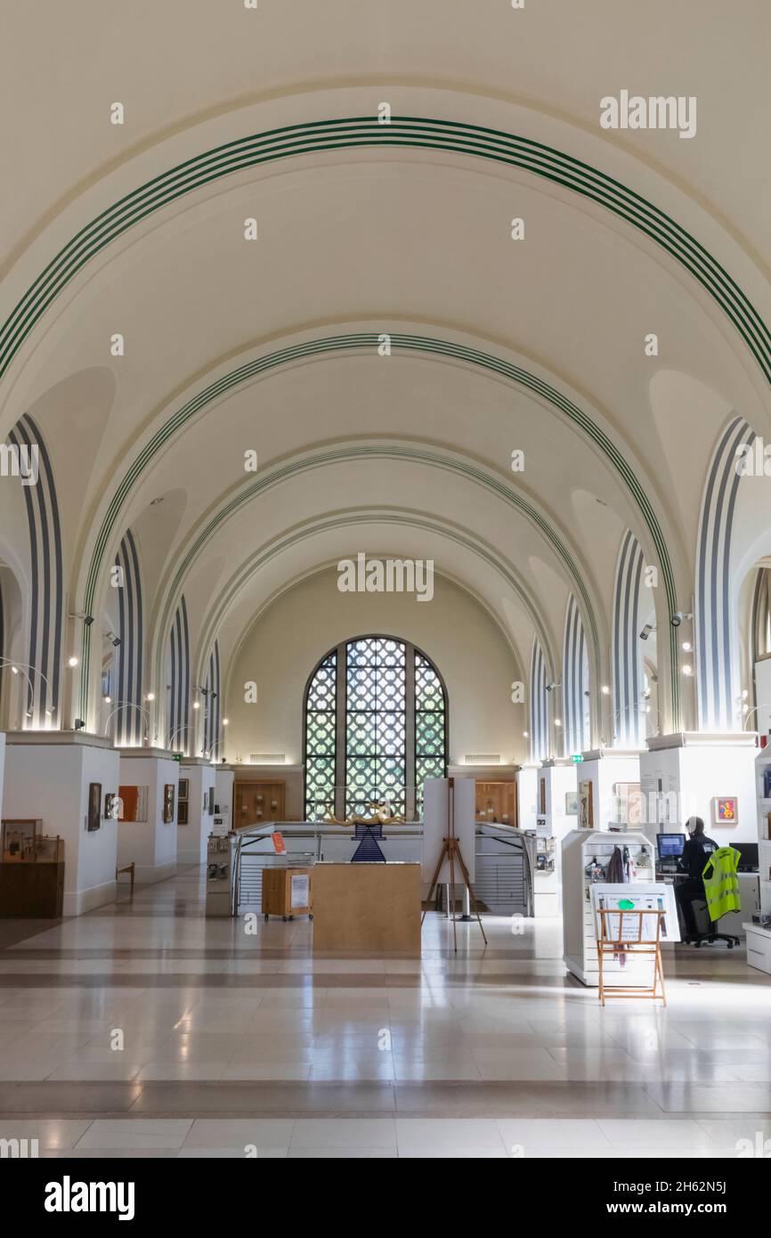england,hampshire,southampton,southampton art gallery,interior view Stock Photo Alamy
