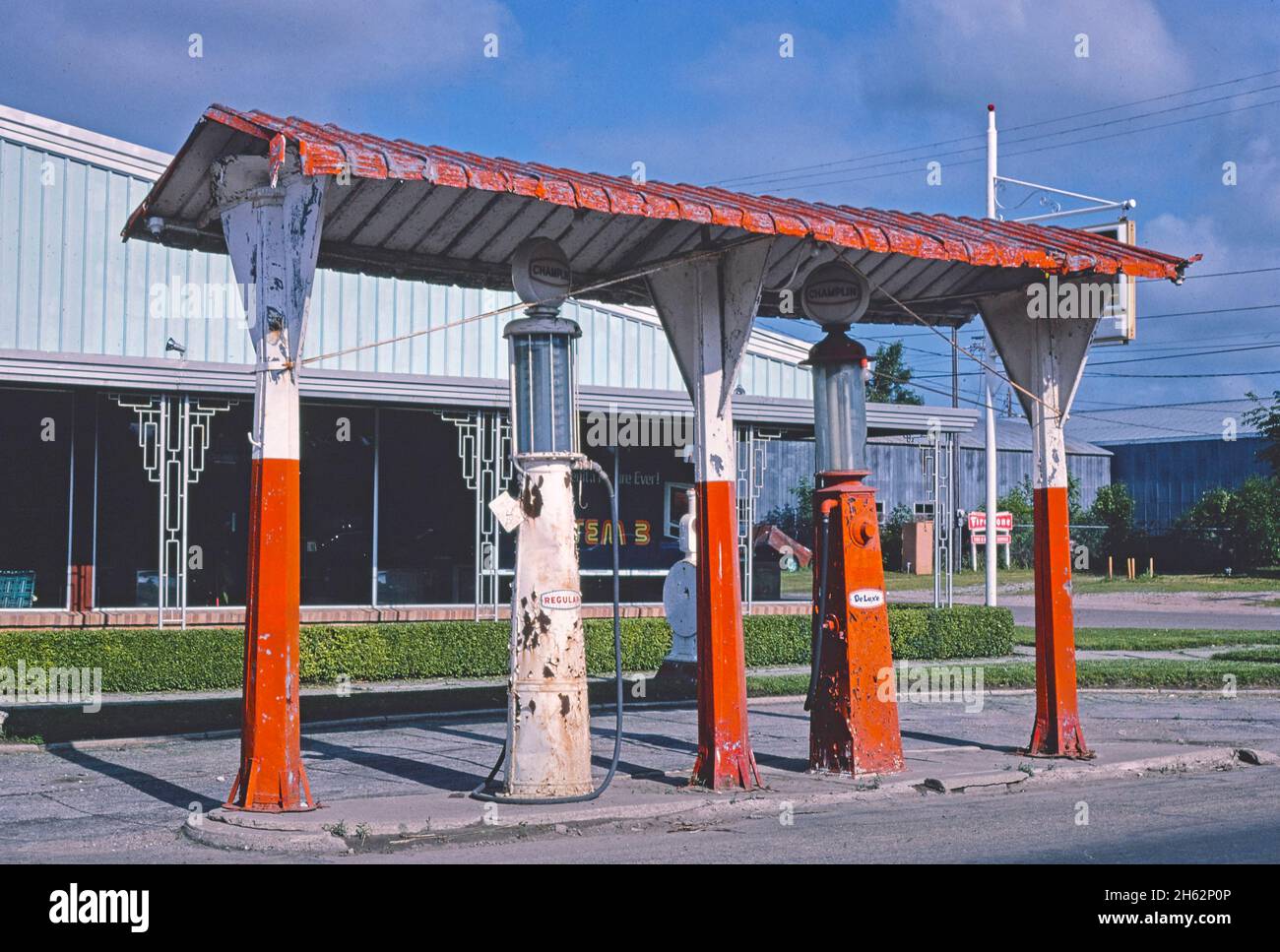 Vintage gas station kansas hires stock photography and images Alamy