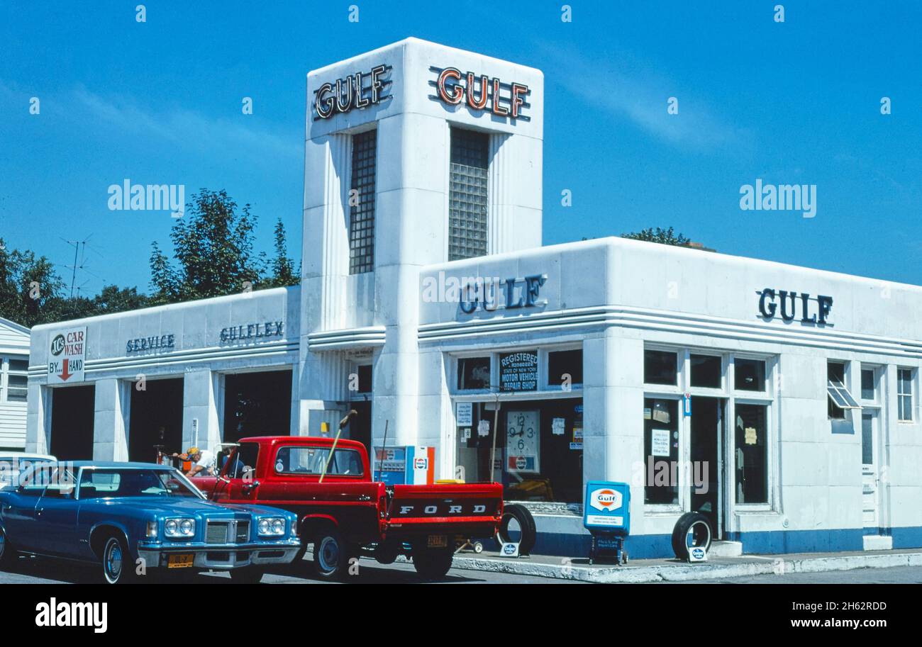 Boulevard Gulf, Kingston, New York; ca. 1976 Stock Photo Alamy