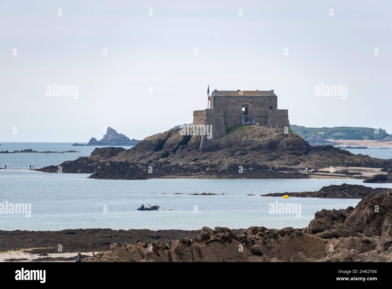 france,brittany,ille et vilaine,saint malo,tidal island of petit-bé with fort national Stock Photo