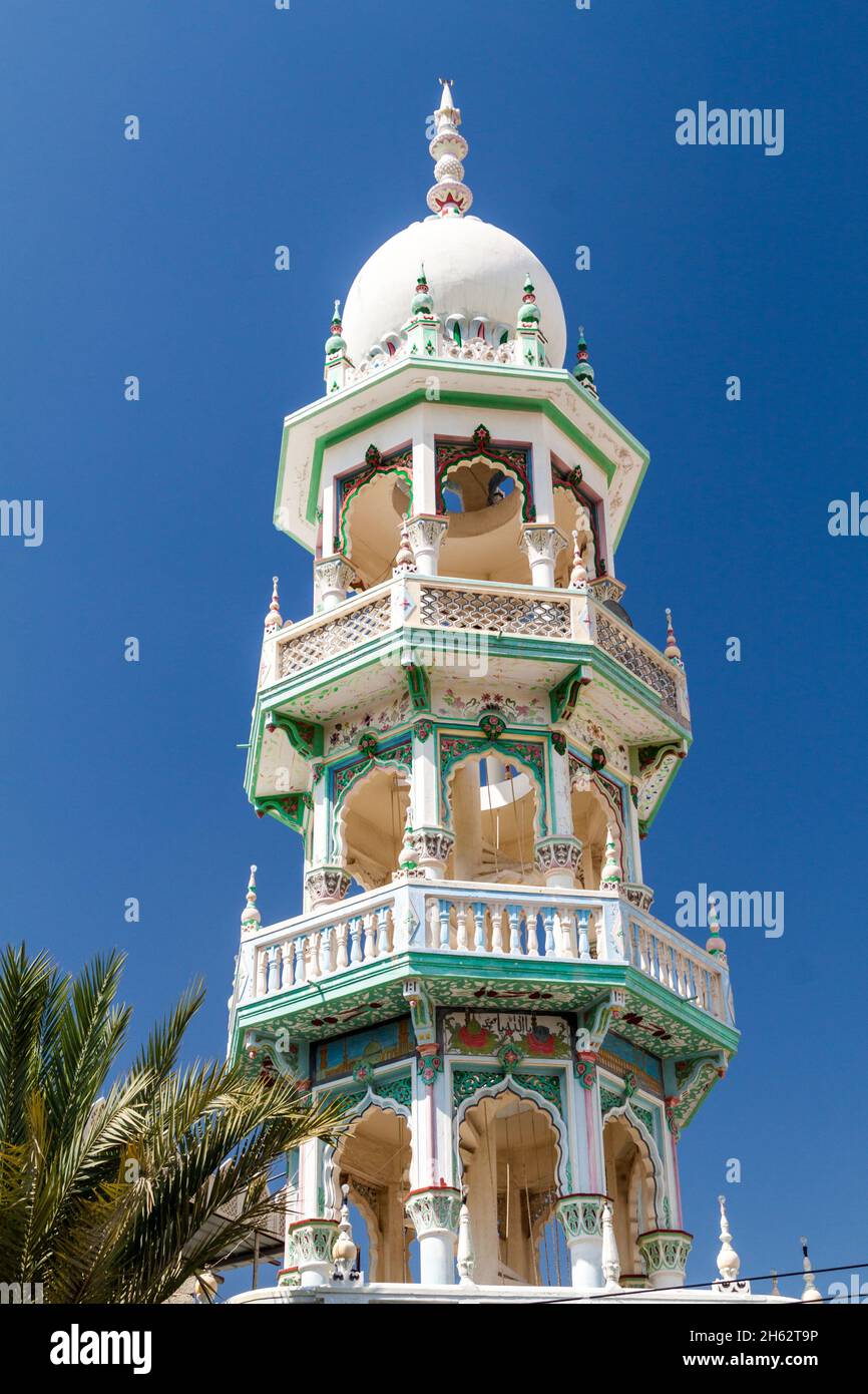 Muttrah Mosque Minaret of a Muttrah Central Mosque in Muscat, Oman Stock Photo - Alamy