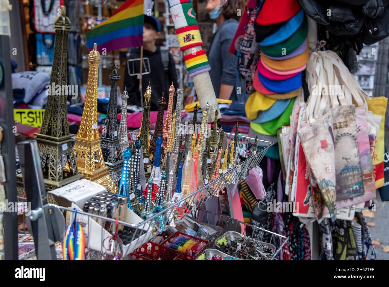Souvenir shop with miniature editions of the eiffel tower hi-res stock ...