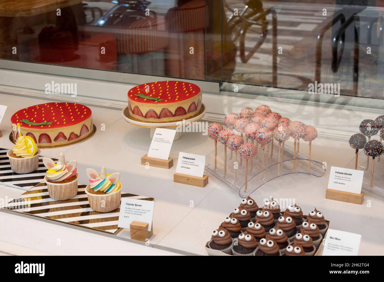 france,paris,display of a patisserie,pastry shop in paris Stock Photo