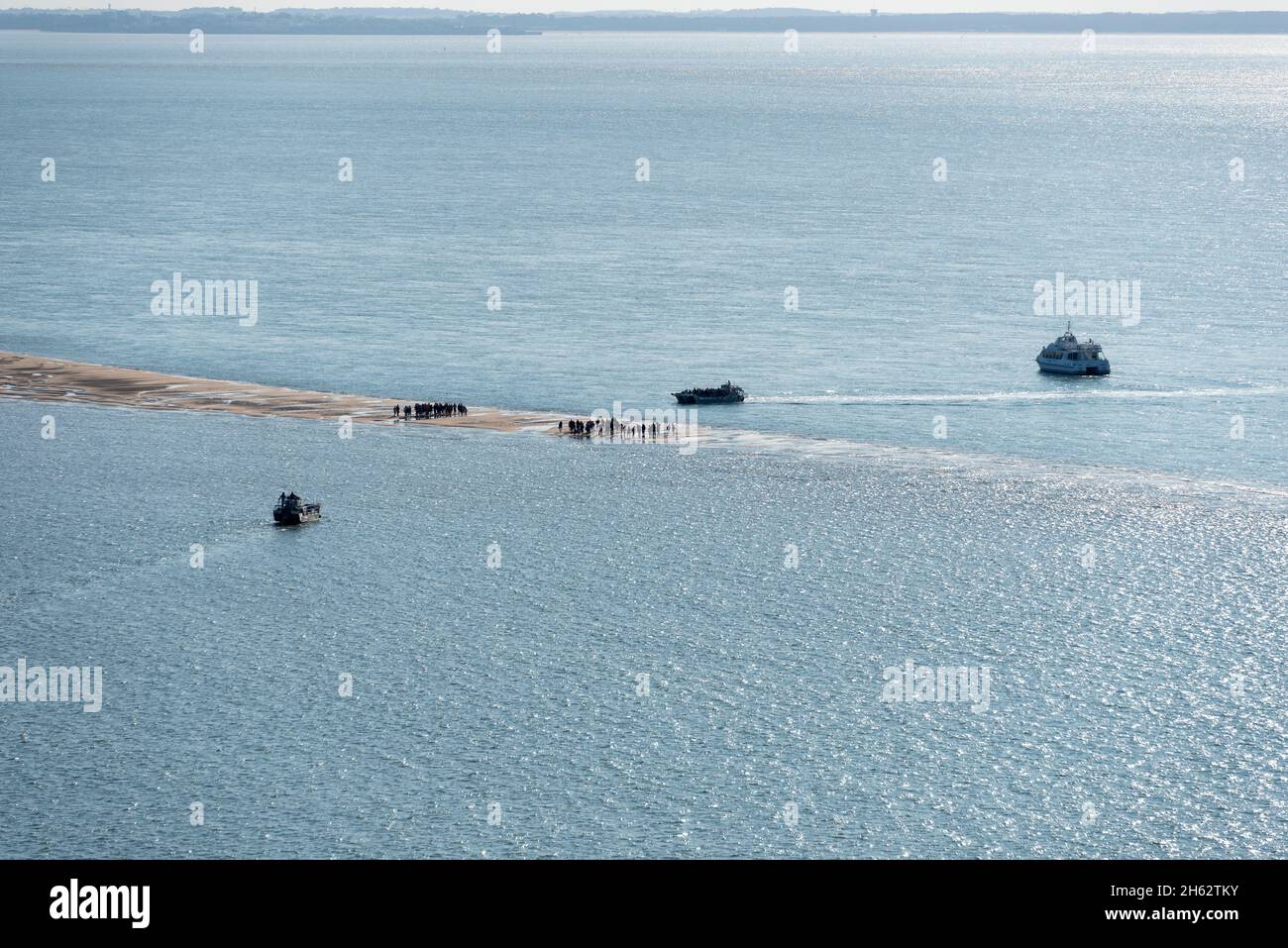 france,nouvelle-aquitaine,gironde department,le verdon-sur-mer,tourists are brought to the cordouan lighthouse in the gironde estuary in amphibious vehicles. the building has been a unesco world heritage site since summer 2021 Stock Photo