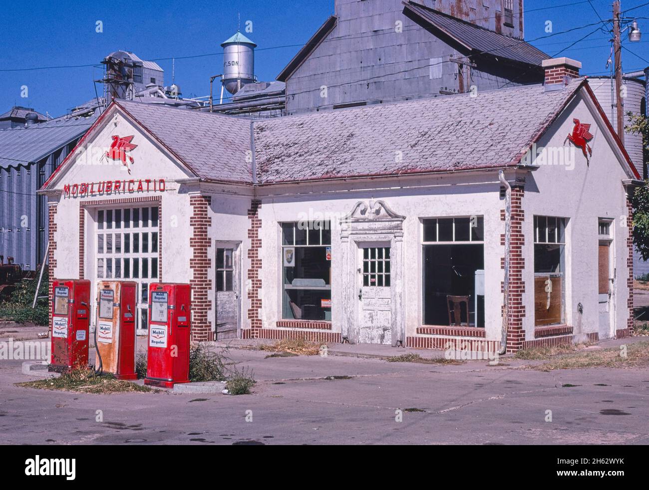 Archival mobil gas station hires stock photography and images Alamy
