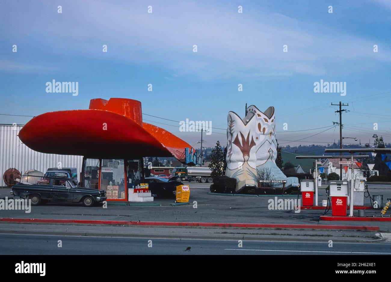 Hat & Boots Texaco, Seattle, Washington; ca. 1977 Stock Photo Alamy