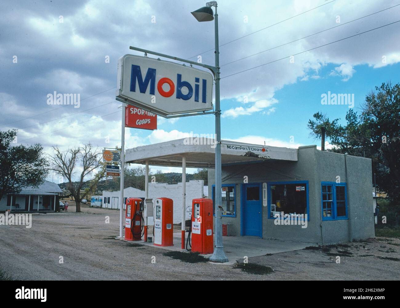 Peach Springs Mobil, Peach Springs, Arizona; ca. 1976 Stock Photo Alamy