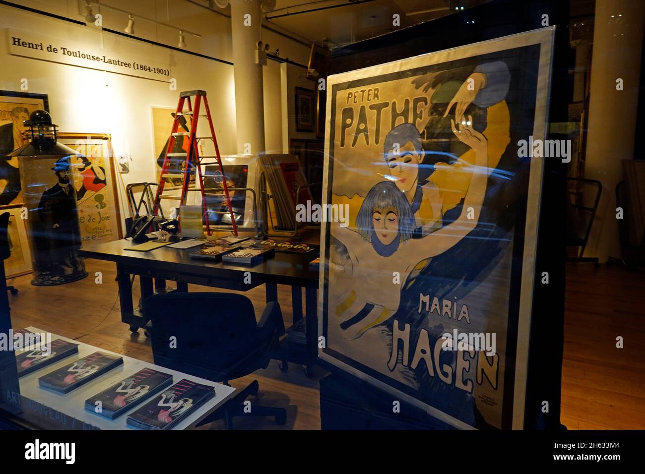 Toulouse-Lautrec poster in Chelsea NYC art gallery window Manhattan Stock Photo