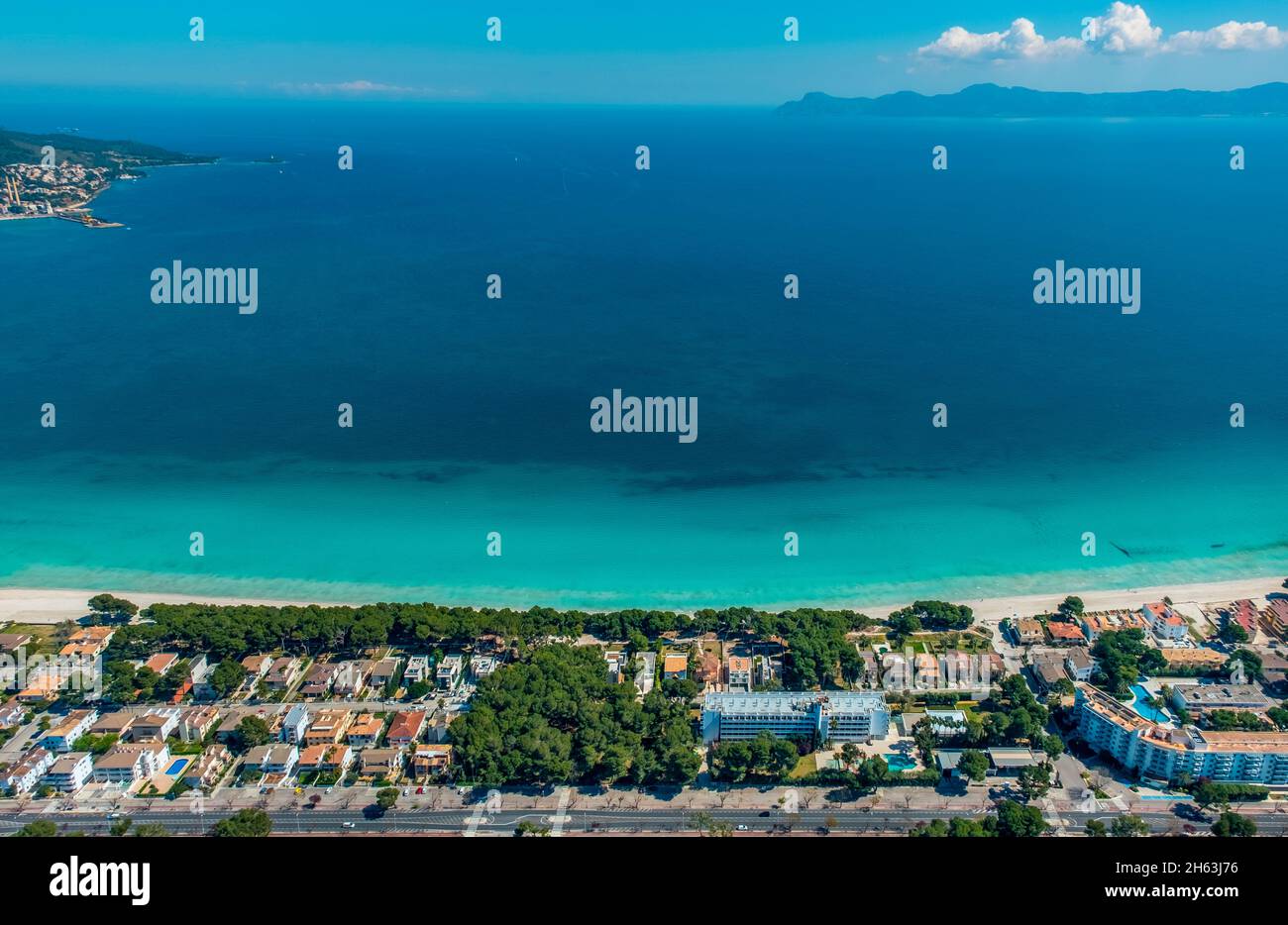 aerial view,alcudia,turquoise blue water on the beach of alcudia,platja d'alcudia,empty beach due to the corona pandemic,aneta (sa),mallorca,balearic island,balearic islands,baleares,spain Stock Photo