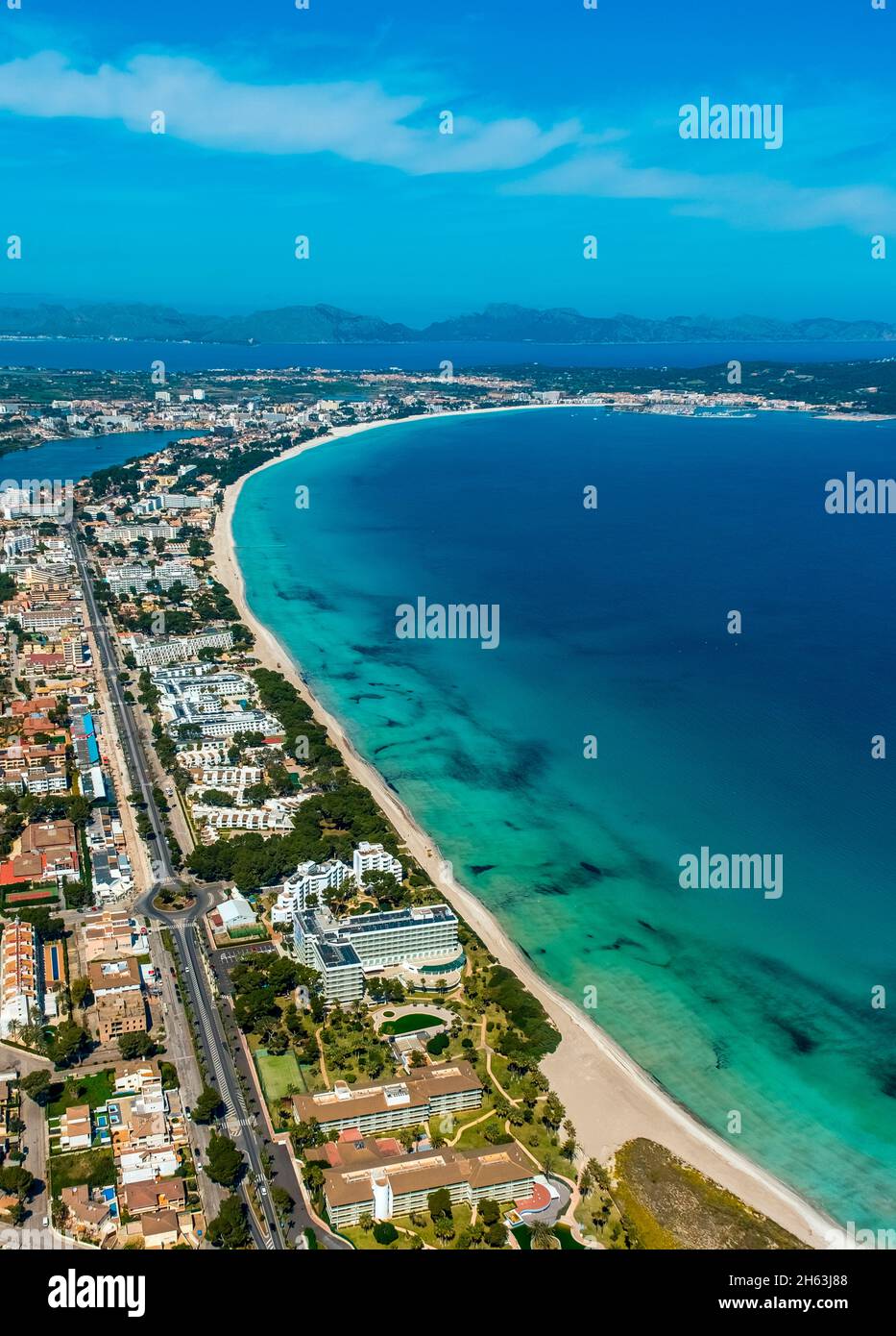 aerial view,alcudia,turquoise blue water on the beach of alcudia,platja d'alcudia,empty beach due to the corona pandemic,aneta (sa),mallorca,balearic island,balearic islands,baleares,spain Stock Photo