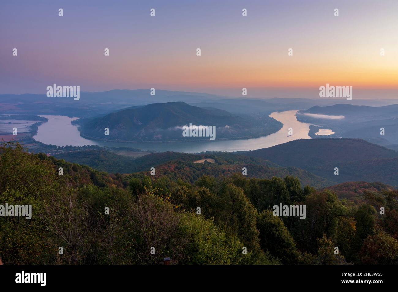 visegrad mountains,bend of danube river,view to börzsöny mountains,view from summit predikaloszek (predigerstuhl,preaching chair),sunrise in danube-ipoly national park,pest,hungary Stock Photo