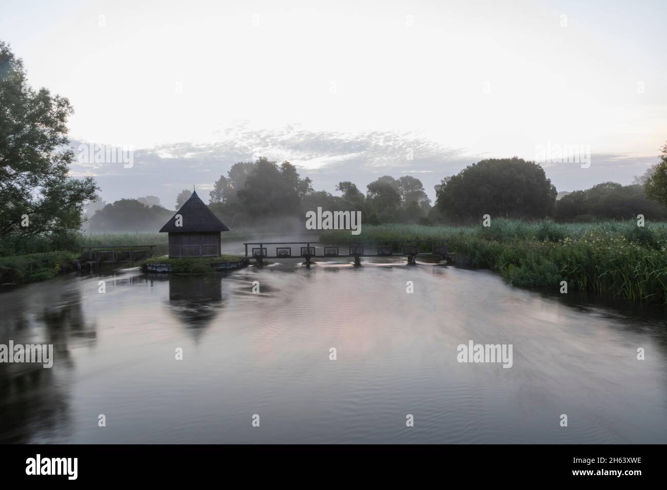 england,hampshire,test valley,stockbridge,longstock,leckford estate,river test and traditional