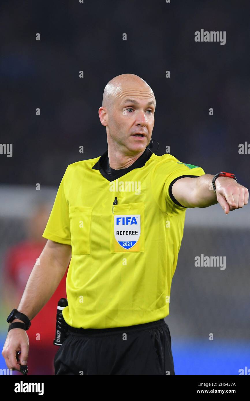 Referee antony taylor hi-res stock photography and images - Alamy