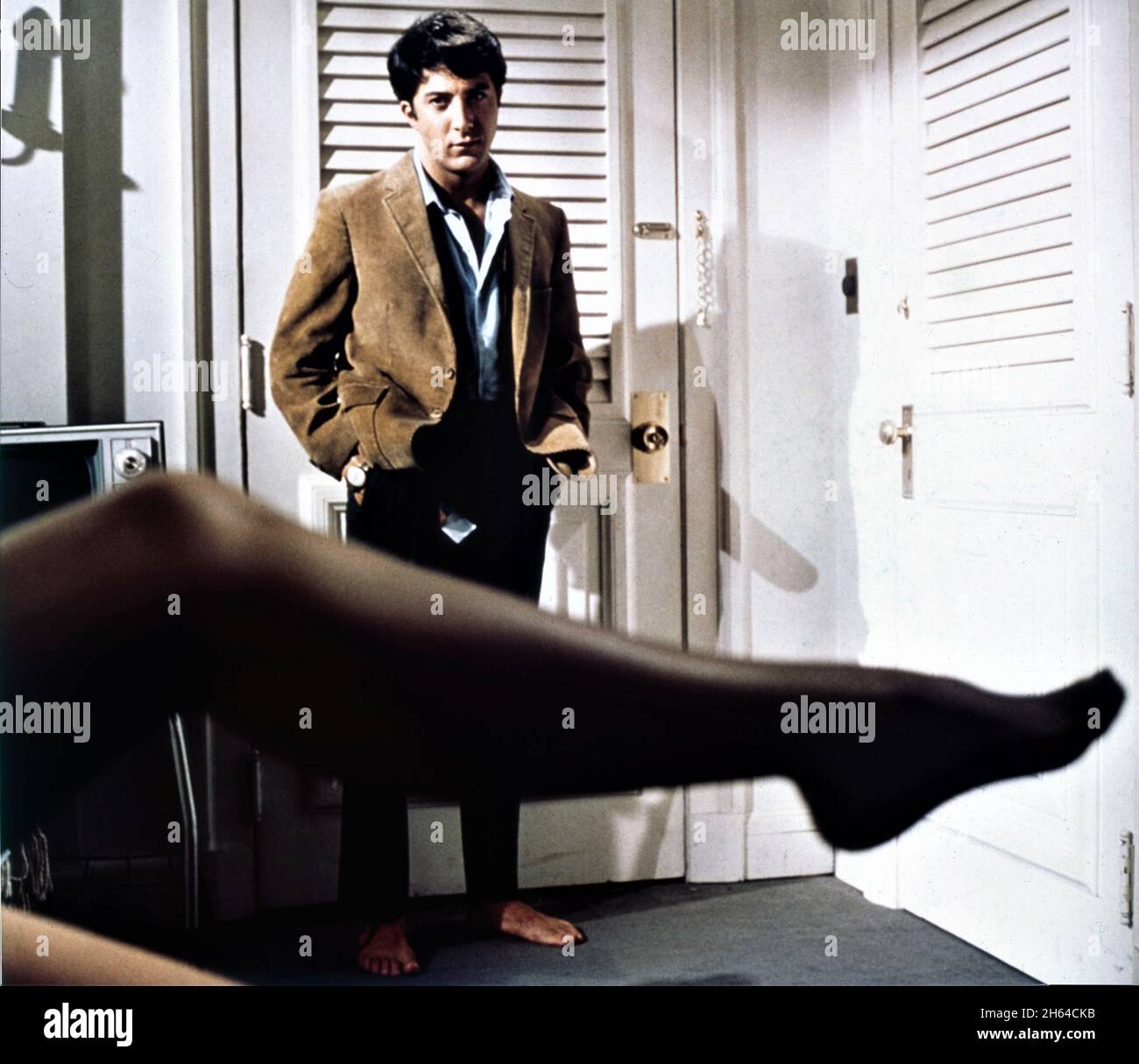 DUSTIN HOFFMAN in THE GRADUATE 1967 director MIKE NICHOLS novel Charles Webb screenplay Calder Willingham and Buck Henry music Simon and Garfunkel Lawrence Truman Productions / Embassy Pictures (US) - United Artists (UK) Stock Photo