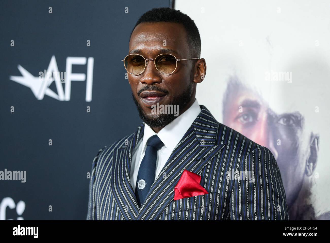 Ali the movie hi-res stock photography and images - Page 24 - Alamy, image size:1300x956