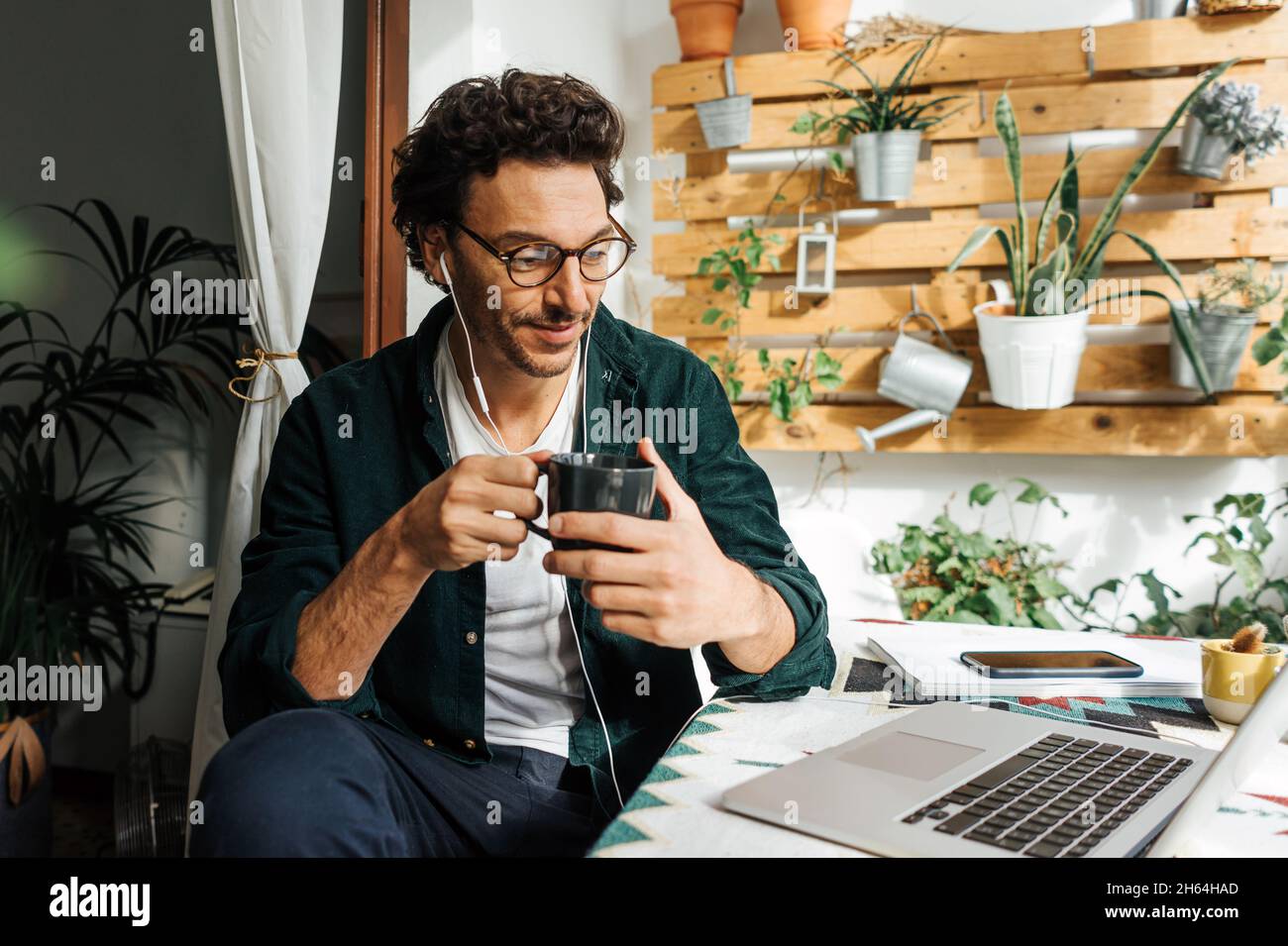 Workplace attire hires stock photography and images Alamy