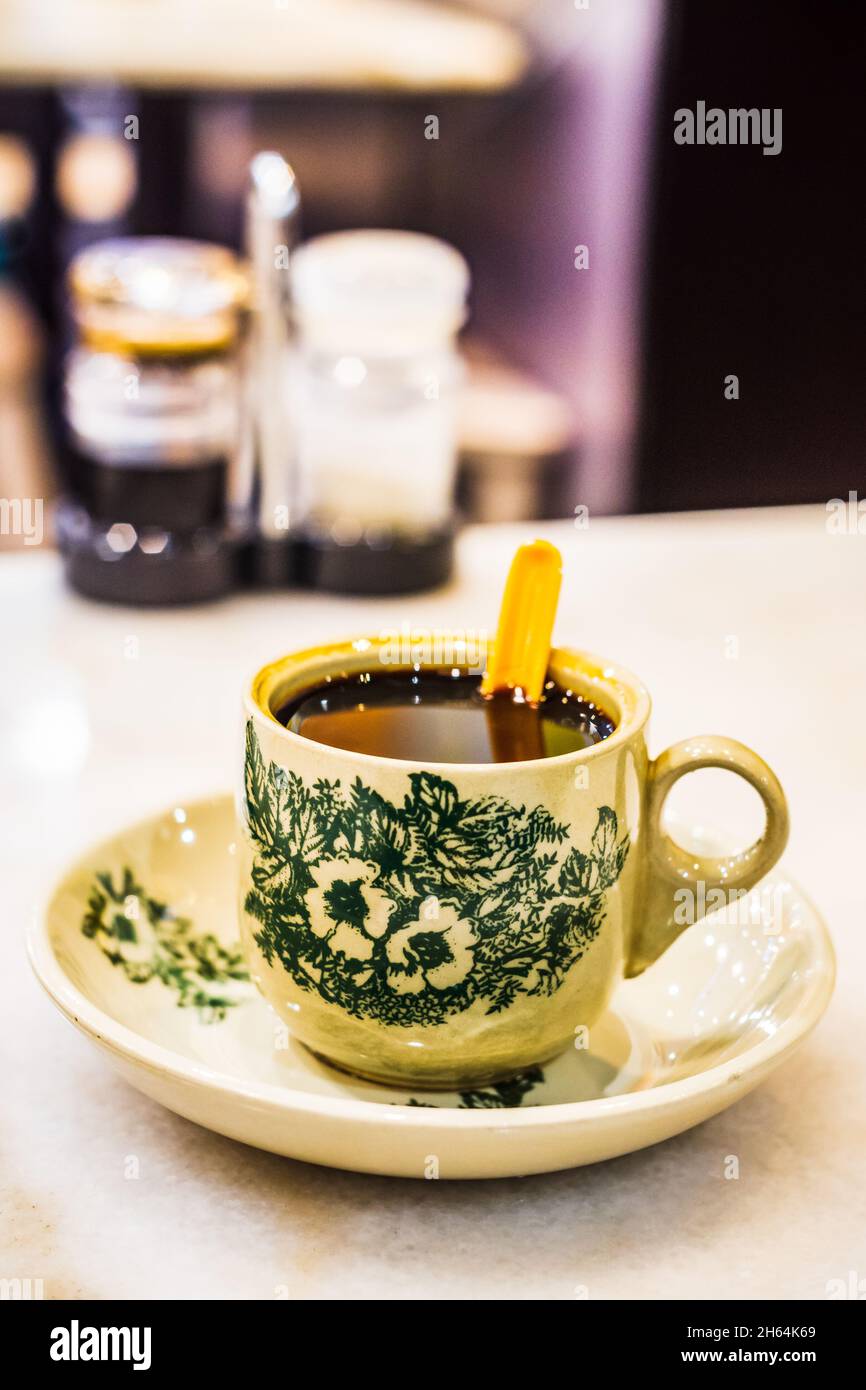 Traditional black coffee in Singapore Coffee Shop Stock Photo Alamy
