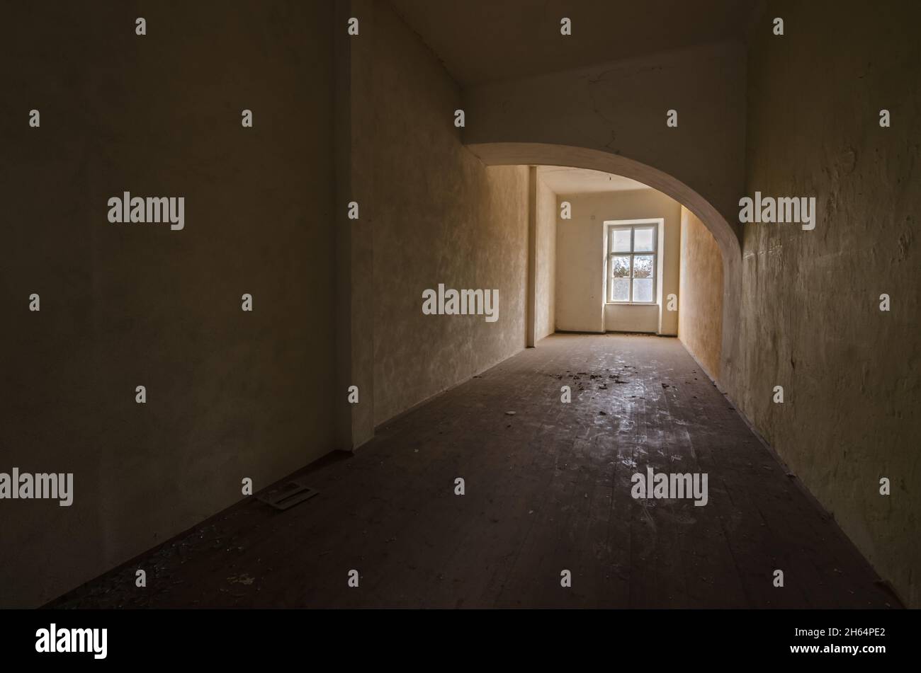 Abandoned rooms hi-res stock photography and images - Alamy