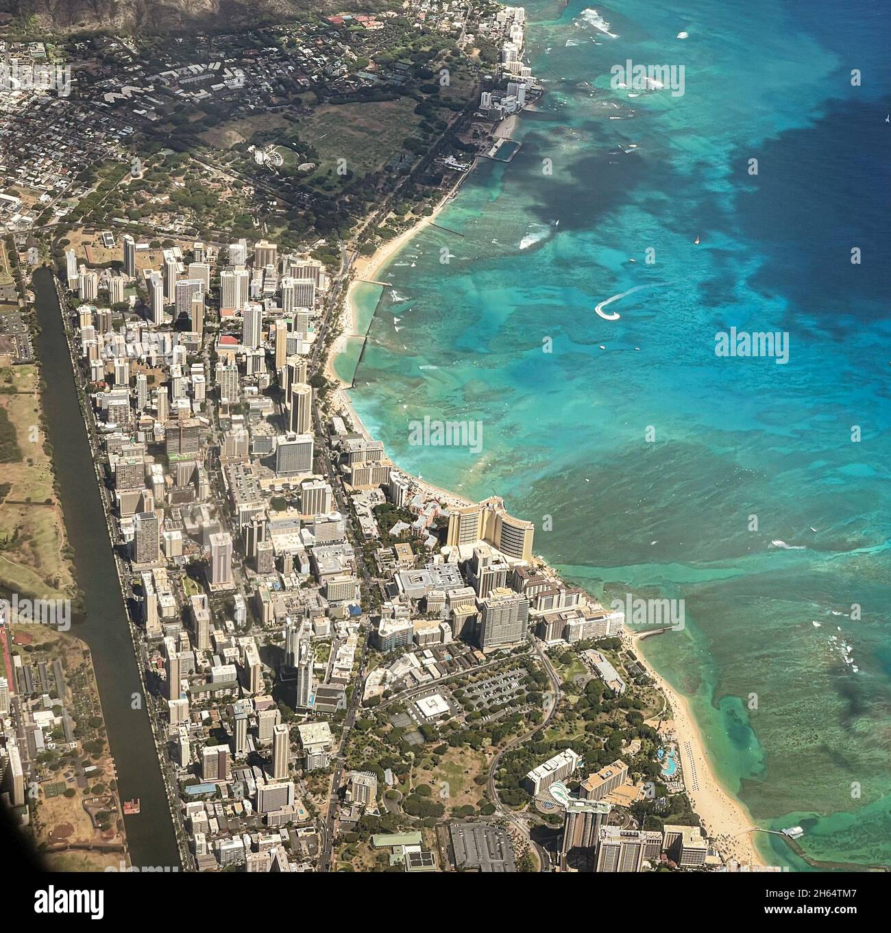 Aircraft approach aerial view hi-res stock photography and images - Alamy
