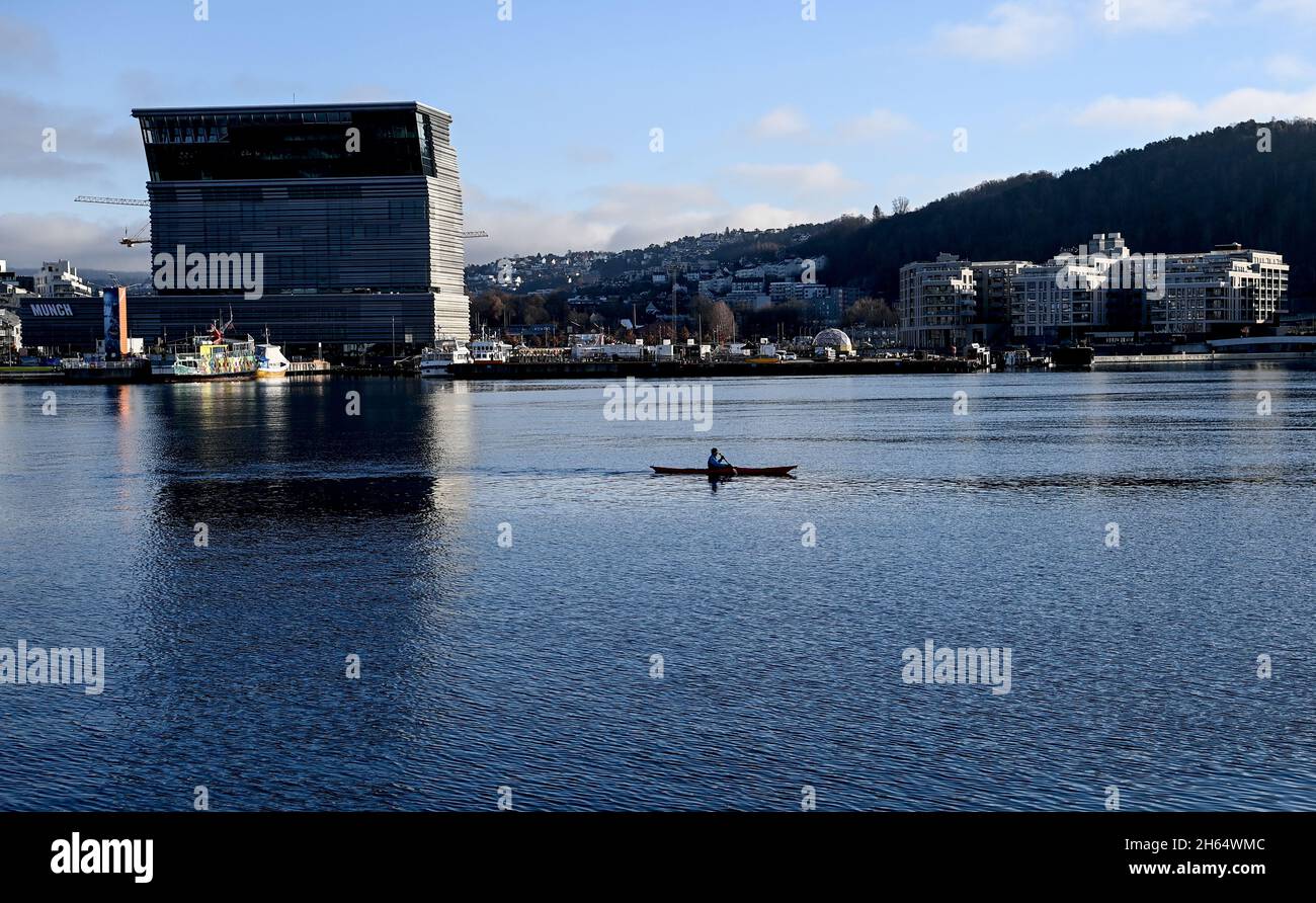 Oslo, Norway. 04th Nov, 2021. The building of the Munch Museum on the Oslofjord. The museum is also called Lambda because of its shape. Credit: Britta Pedersen/dpa-Zentralbild/dpa/Alamy Live News Stock Photo