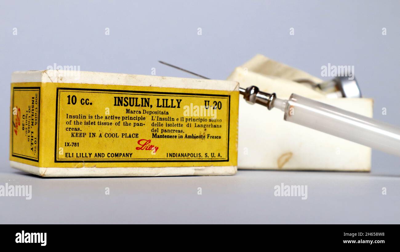 Vintage 1930s INSULIN Lilly U-20, 10cc, 200 Units. Eli Lilly and Company, Indianapolis - USA Stock Photo