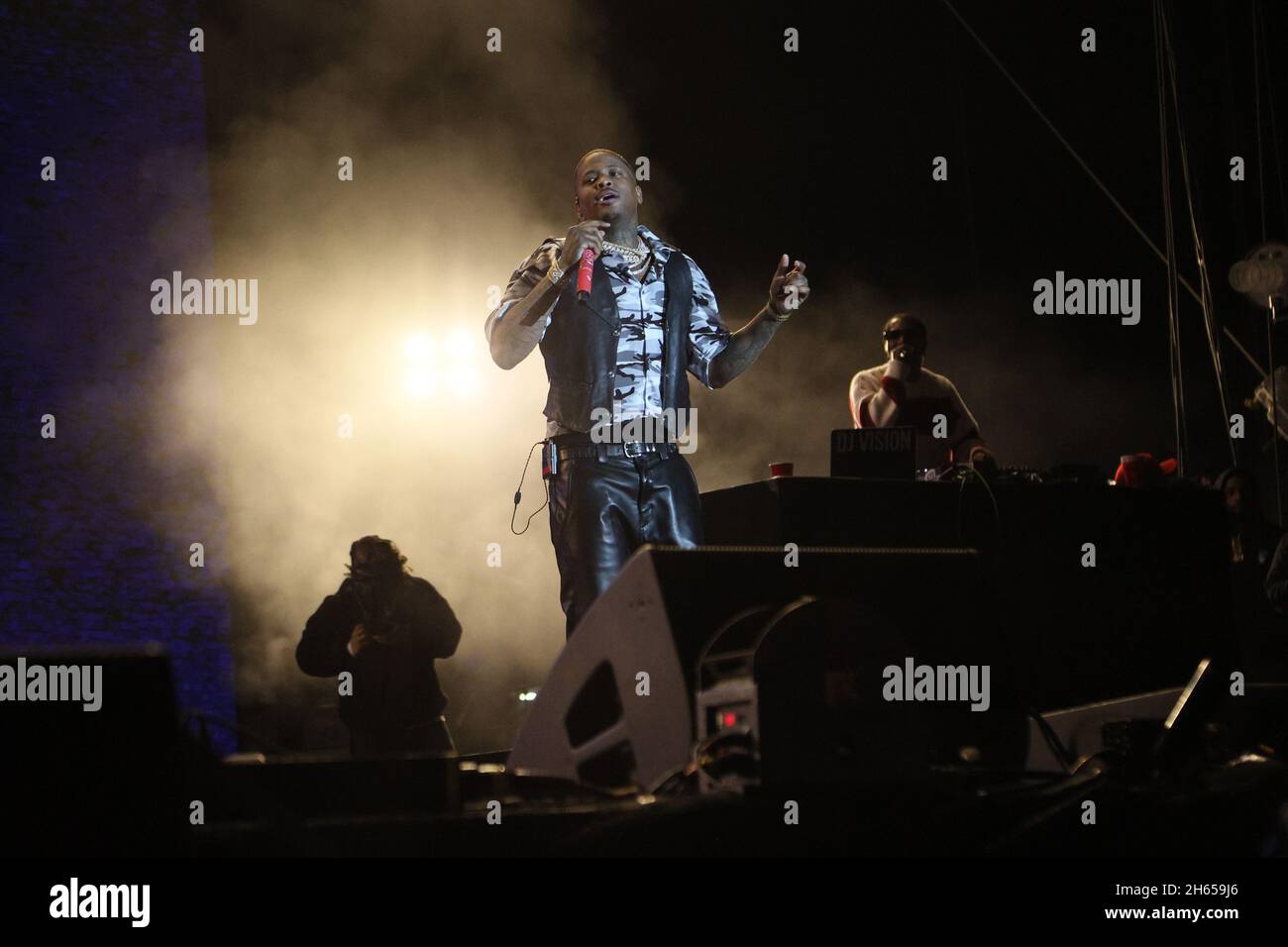Yg rapper hi-res stock photography and images - Alamy