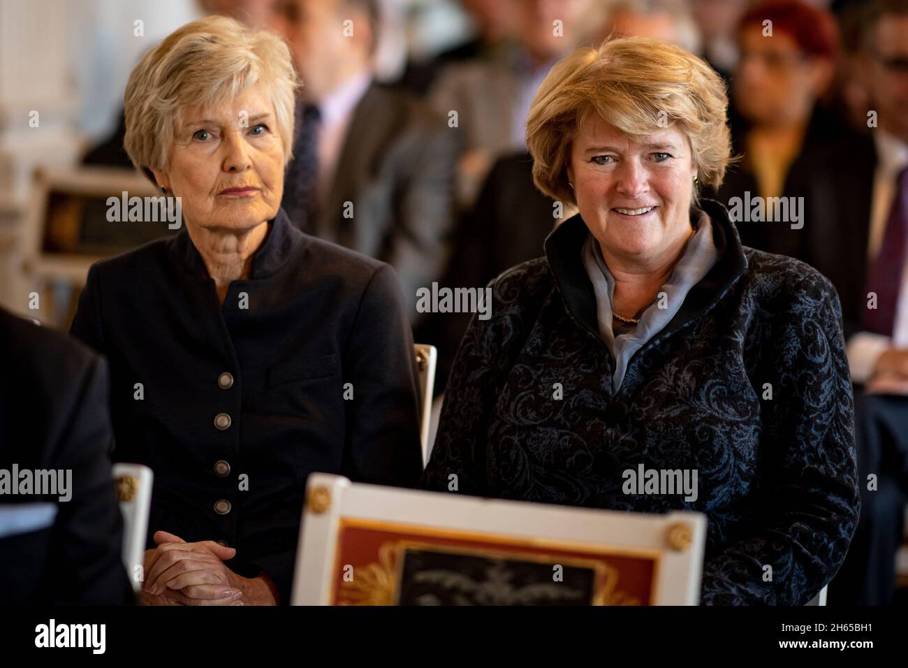 Berlin, Germany. 13th Nov, 2021. Friede Springer (l) and Monika Grütters (CDU), the Federal Government's Executive Commissioner for Culture and the Media, sit together at the reception for his 80th birthday at Schloss Friedrichsfelde. The CDU politician Diepgen was governing mayor from 1984 to 1989 and from 1991 to 2001. Credit: Fabian Sommer/dpa/Alamy Live News Stock Photo