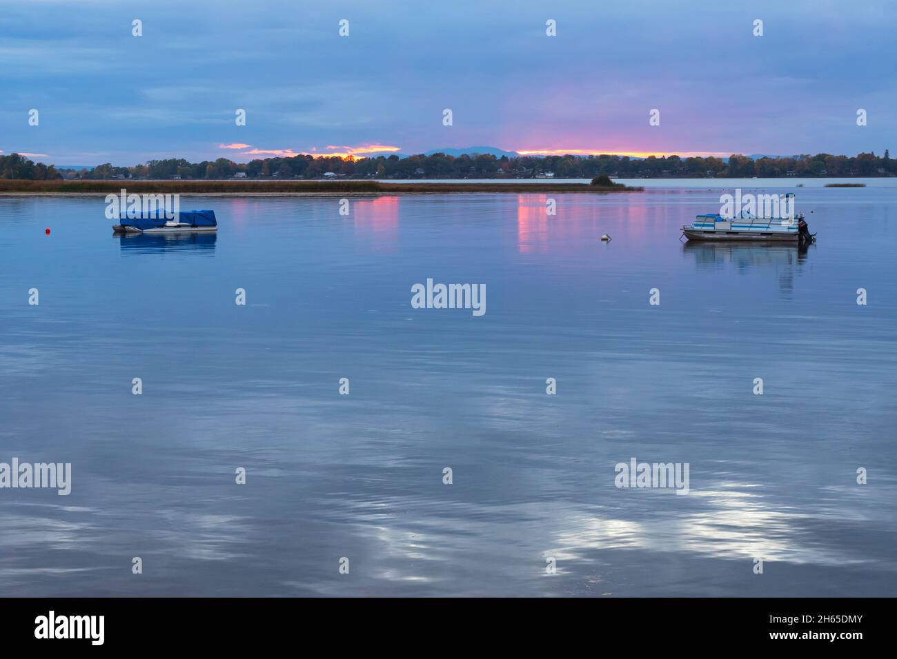 sundown on lake champlain at saint albans bay in northern vermont Stock Photo Alamy