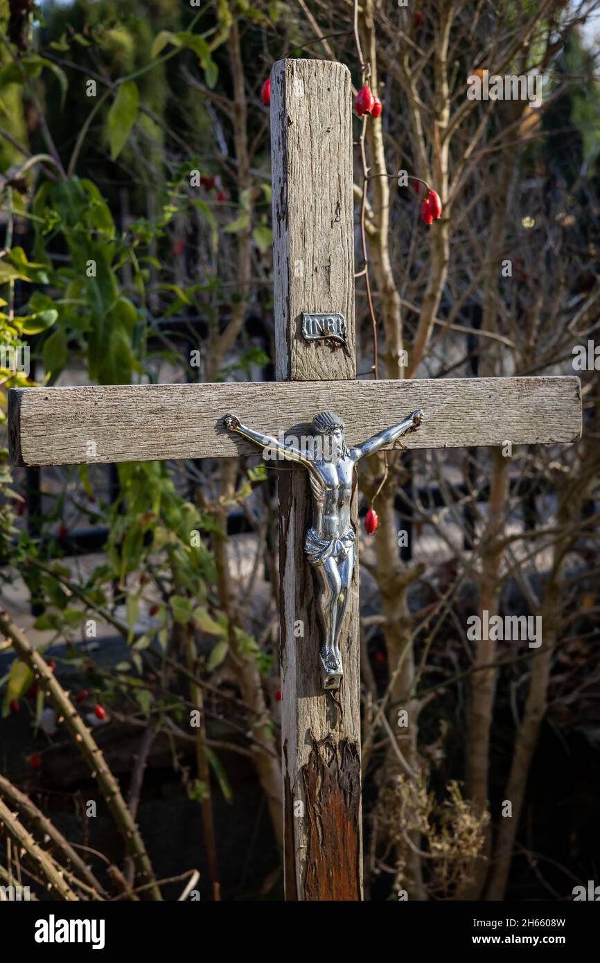 Old wooden cross at the cemetery Stock Photo Alamy