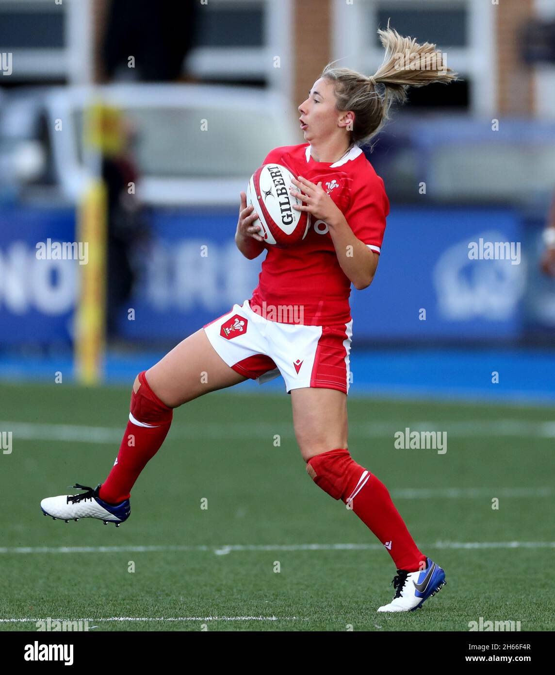 Wales’ Elinor Snowsill during the Autumn International match at Cardiff Arms park, Cardiff. Picture date: Saturday November 13, 2021. See PA story RUGBYU Wales Women. Photo credit should read: Bradley Collyer/PA Wire. RESTRICTIONS: Use subject to restrictions. Editorial use only, no commercial use without prior consent from rights holder. Stock Photo