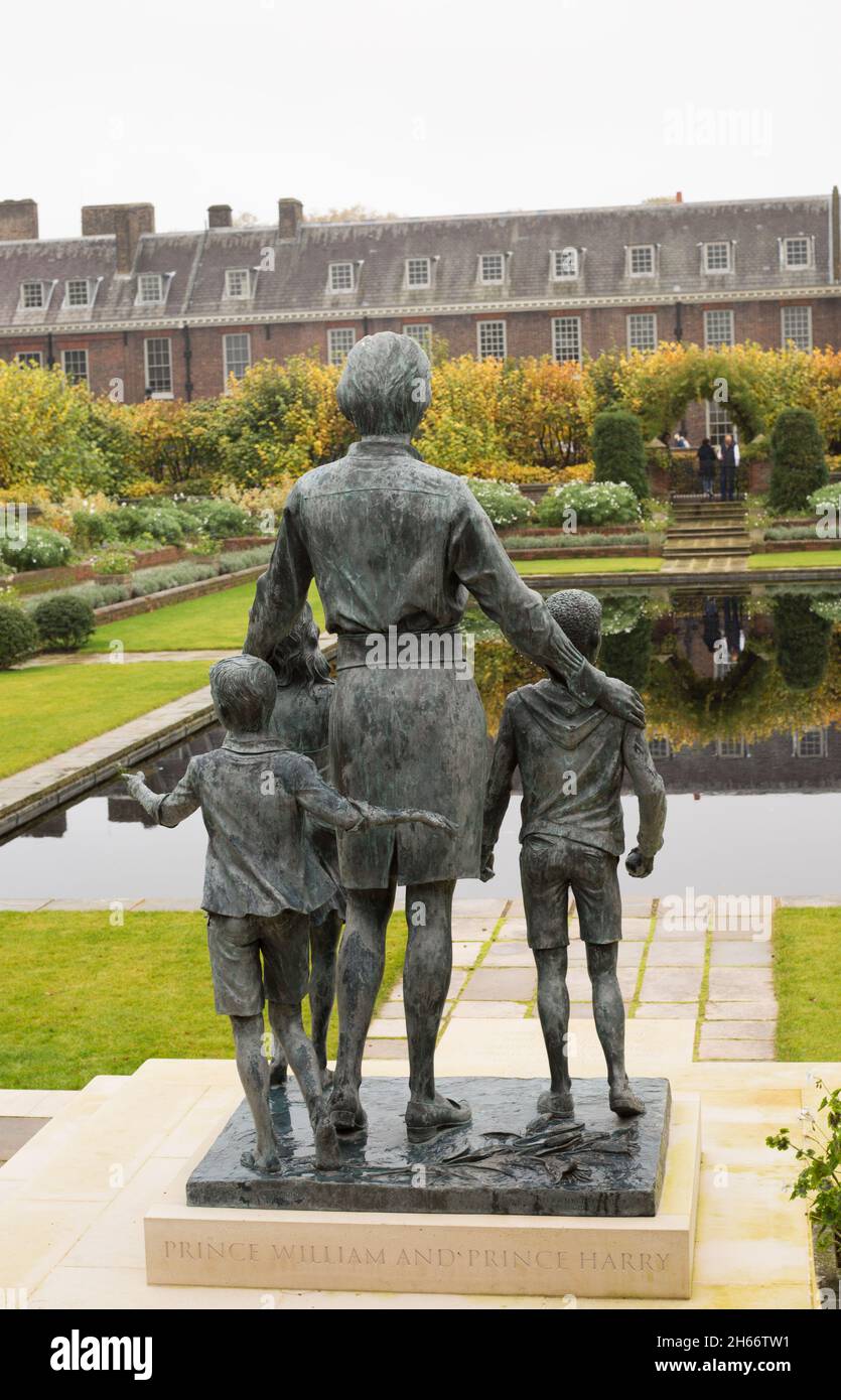 Princess Diana Memorial and Kensington Palace Stock Photo