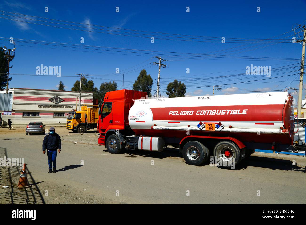 Danger peligro combustible hires stock photography and images Alamy