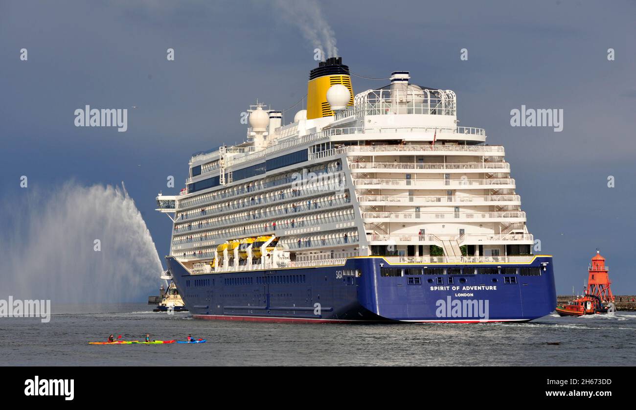 Spirit of adventure ship deck hires stock photography and images Alamy