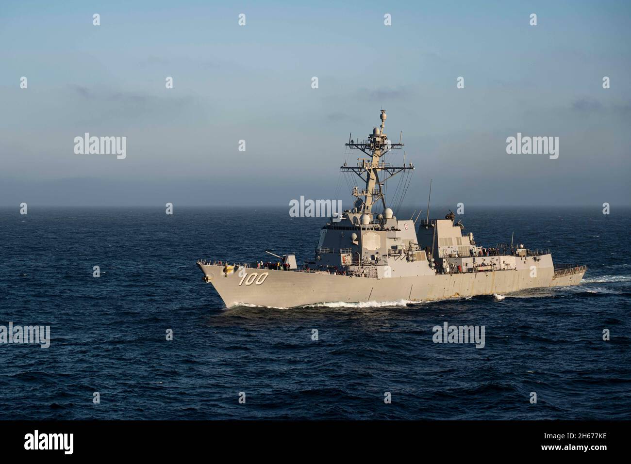 Taiwan Strait, Republic of China. 09 March, 2020. The U.S. Navy Arleigh Burke class guided-missile destroyer USS Kidd, underway with the Essex Amphibious Ready Group April 19, 2021 in the Pacific Ocean.  Credit: MCS Sang Kim/U.S. Navy/Alamy Live News Stock Photo