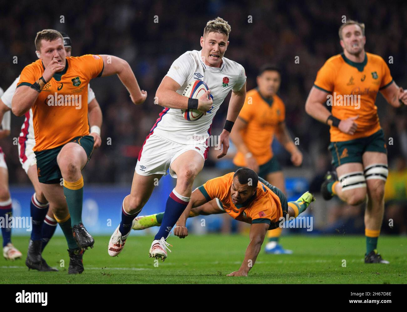 13 November 2021 -  England v Australia - Twickenham  England's Freddie Steward charges through to score the first try during the Autumn International match at Twickenham. Picture Credit : © Mark Pain / Alamy Live News Stock Photo