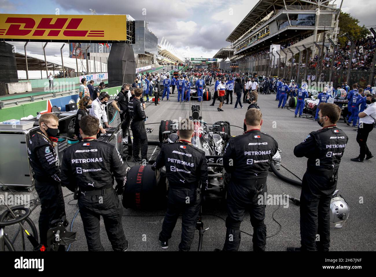 Starting grid starting grid hi-res stock photography and images - Page 20 -  Alamy