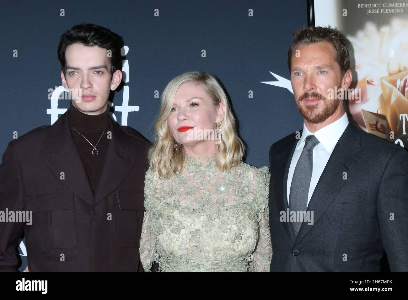 Los Angeles Usa 11th Nov 2021 Kodi Smit Mcphee Kirsten Dunst