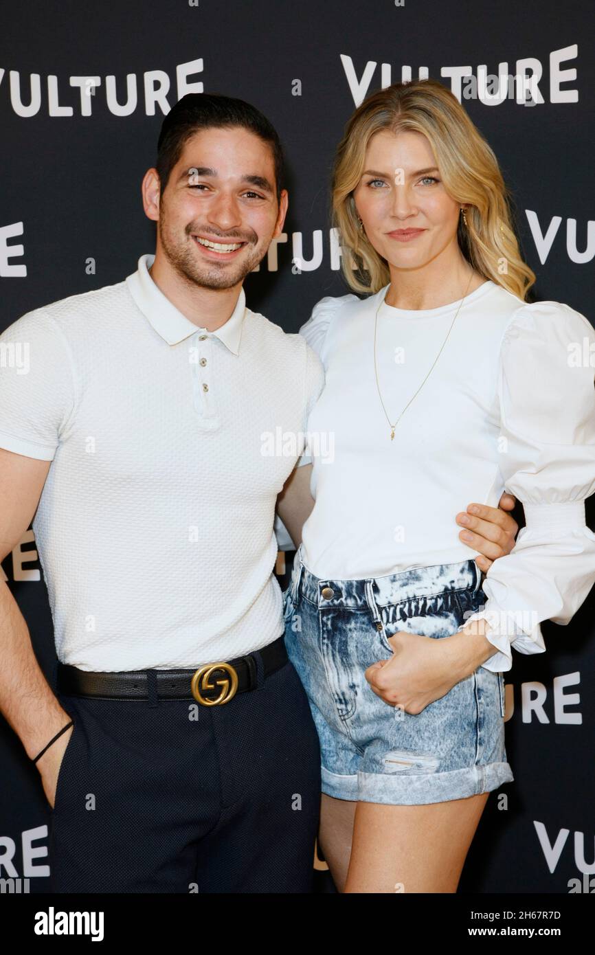 Los Angeles, USA. 13th Nov, 2021. Alan Bersten, Amanda Kloots attend