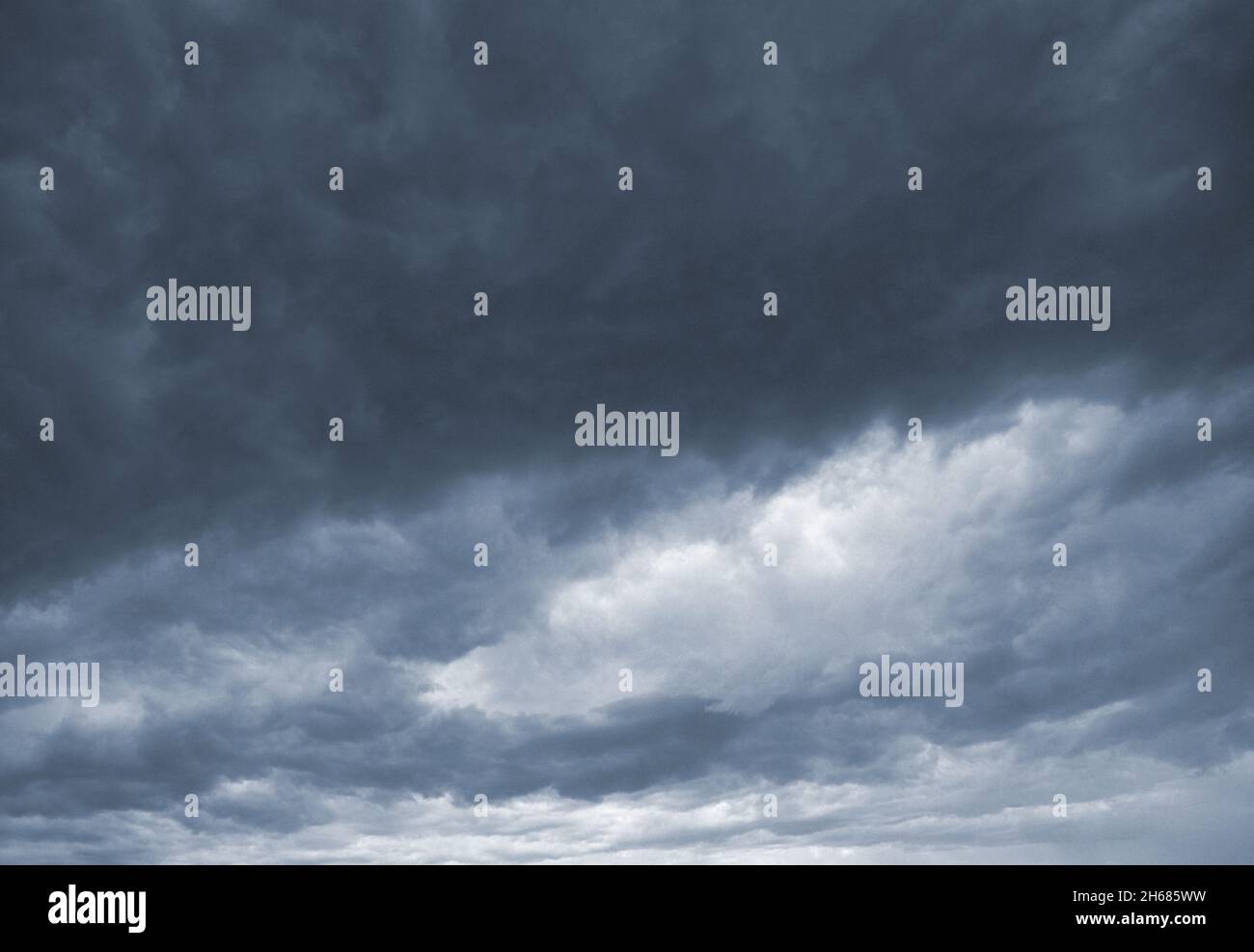 Nimbostratus clouds hi-res stock photography and images - Alamy