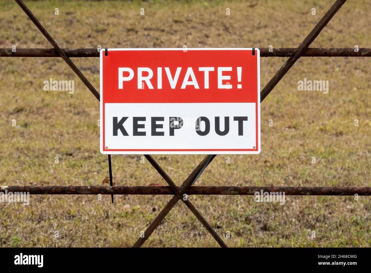 Private Keep Out Sign On The Gate Of A Country Property Stock Photo Alamy