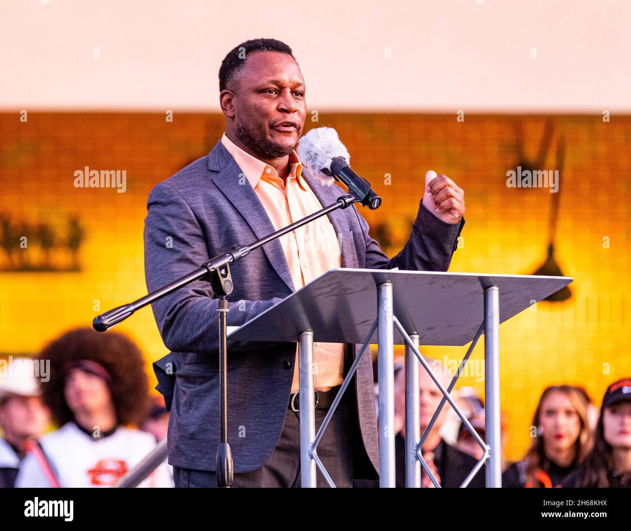 Stillwater, Oklahoma, USA. 13th Nov, 2021. Barry Sanders talks about his days playing for Coach