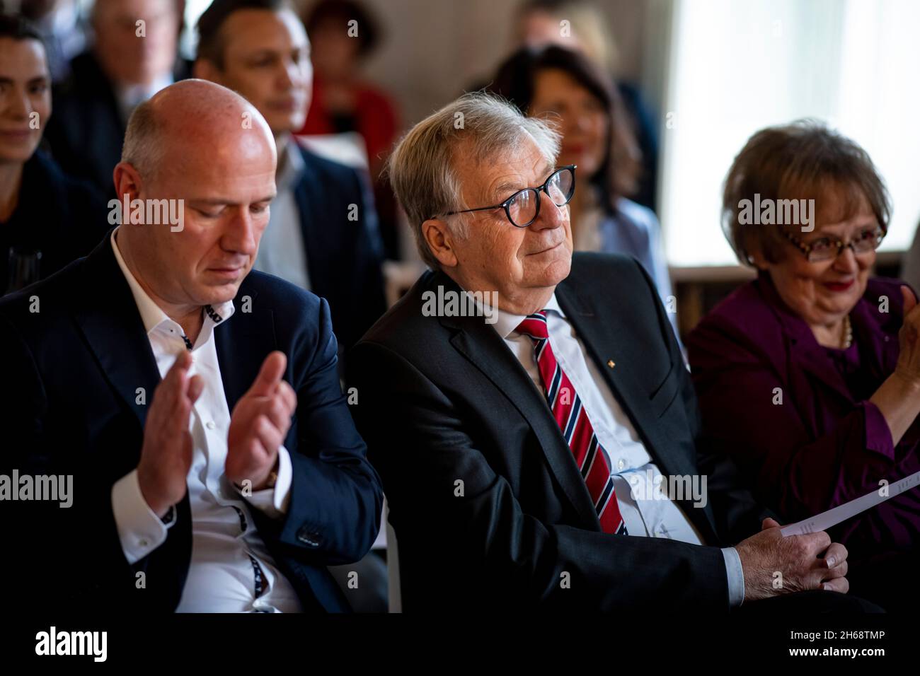 Berlin, Germany. 13th Nov, 2021. Kai Wegner (CDU, l-r), Chairman CDU Berlin, Eberhard Diepgen (CDU), Berlin's former Governing Mayor, his wife Monika Diepgen, sit together for the reception on his 80th birthday. The CDU politician Diepgen was governing mayor from 1984 to 1989 and from 1991 to 2001. Credit: Fabian Sommer/dpa/Alamy Live News Stock Photo