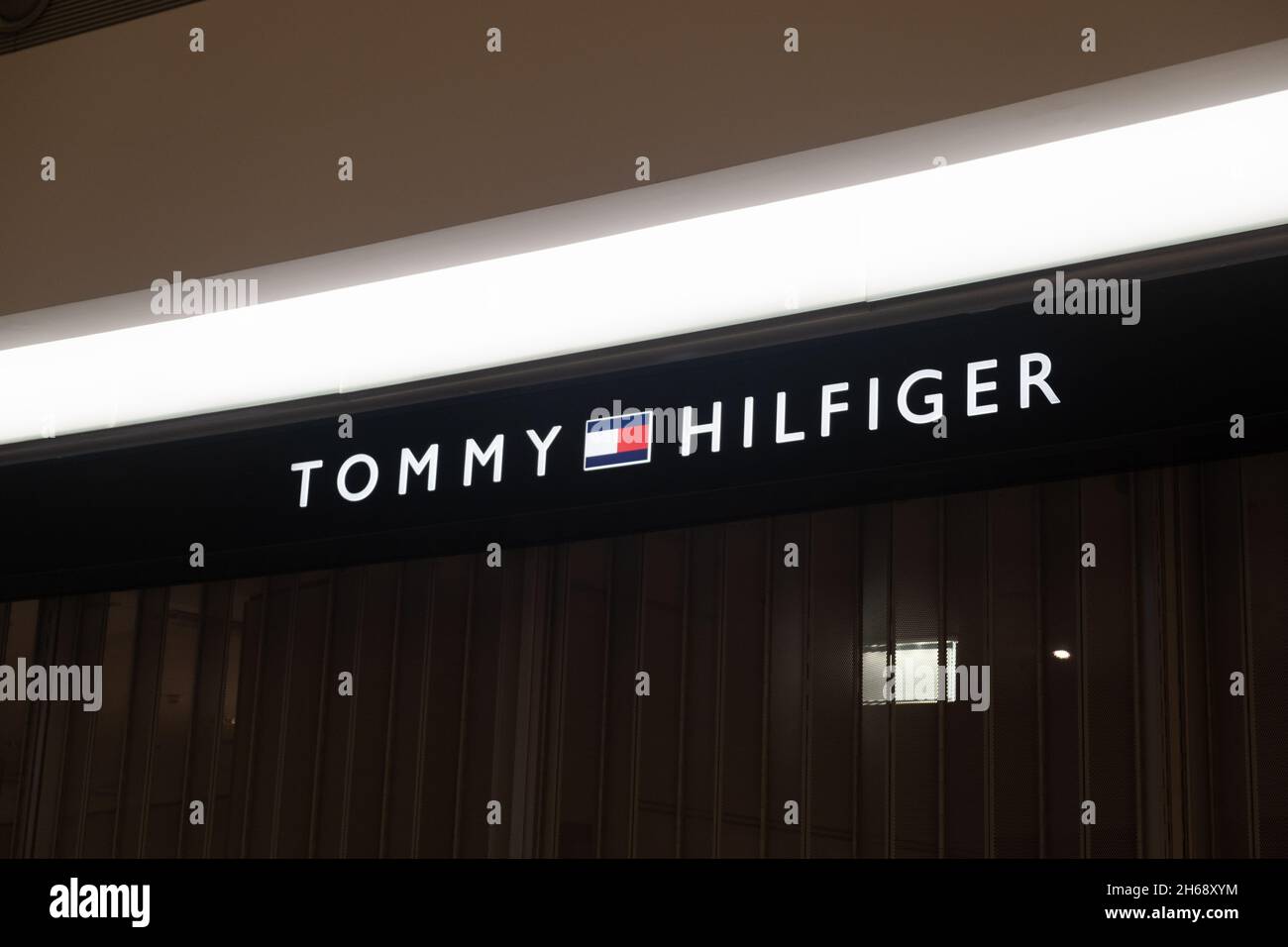 Tommy hilfiger clothes hi-res stock photography and images - Alamy