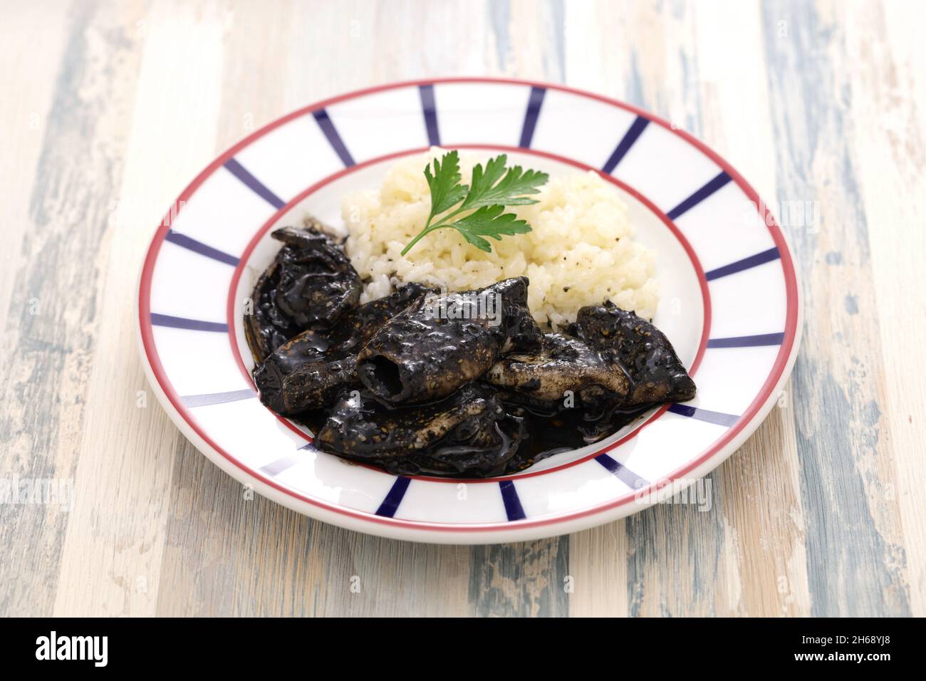 Chipirones en su tinta hi-res stock photography and images - Alamy