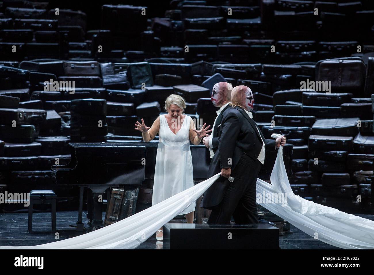 Berlin, Germany. 14th Oct, 2021. Nina Stemme as Brünnhilde, Thomas Lehman (M) as Gunther and Clay Hille as Siegfried stand on stage during a rehearsal for the Wagner opera 'Götterdämmerung' at the Deutsche Oper Berlin. Credit: Nina Hansch/dpa/Alamy Live News Stock Photo