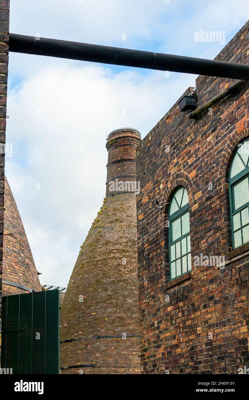 brick bottle kilns ovens for firing ceramics Gladstone pottery museum
