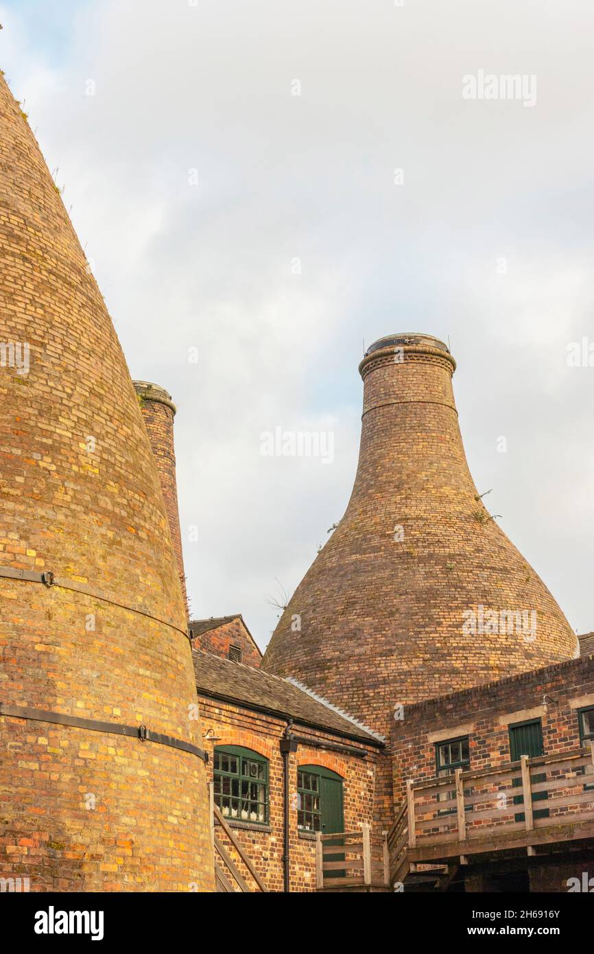 brick bottle kilns ovens for firing ceramics Gladstone pottery museum factory Longton stoke on