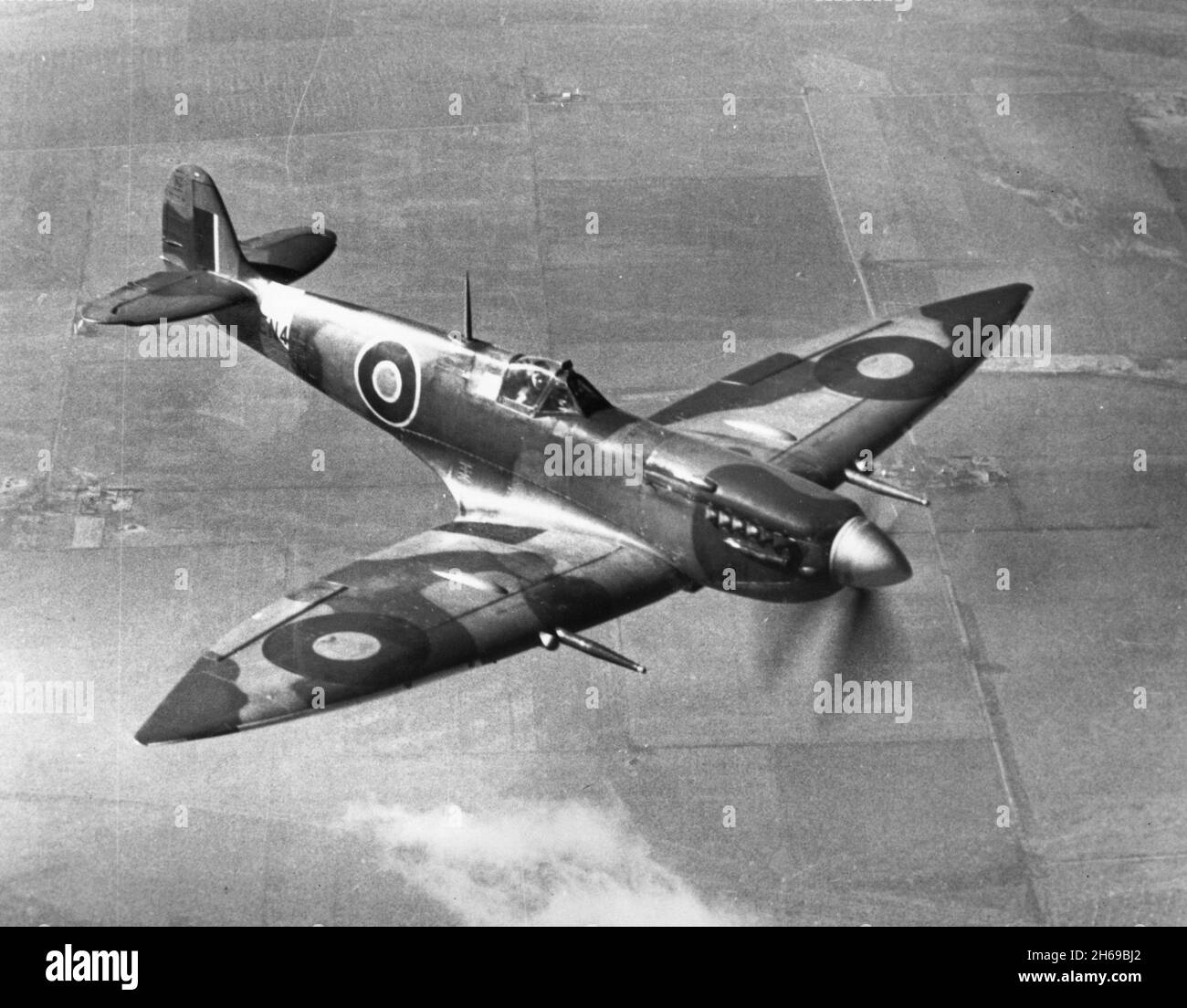 LANGLEY, USA - 1943 - RAF Supermarine Spitfire H F Mk. VII being tested at Langley, USA in 1943. The US Army Air Force used many Spitfires in World Wa Stock Photo