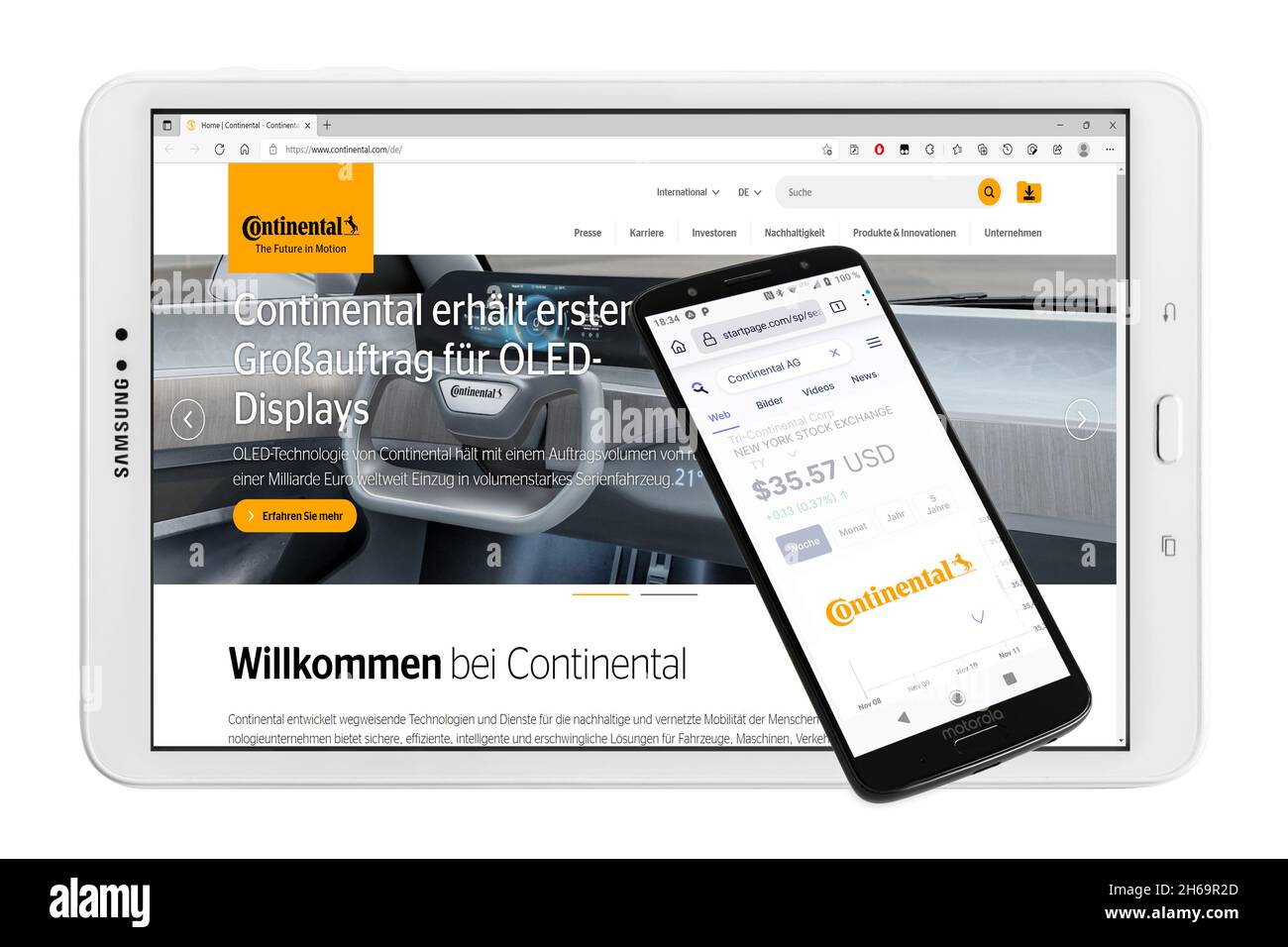 Hamburg, Germany - November 14  2021: Continental AG Automobilzulieferer mit Logo Tablet Smartphone Aktienmarkt schwarz weißer Hintergund Stock Photo